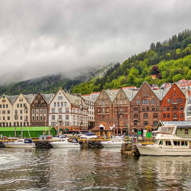 Båter langs Bergens brygge